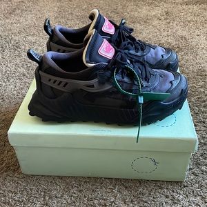 off-white odsy 1000 size 42 9 men great condition box & all